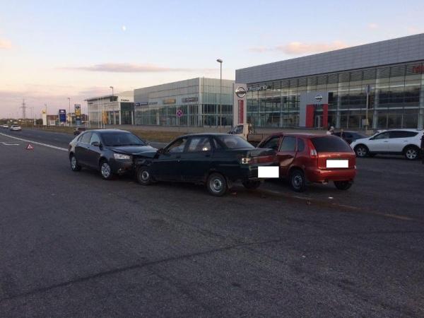 В Ставрополе в крупной аварии пострадали два человека